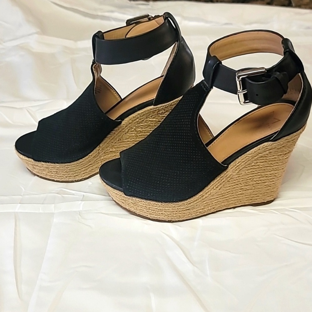 Marc Fisher Black and Tan Wedge Sandals